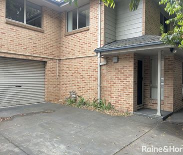 Modern 3 Bedroom Townhouse! - Photo 6