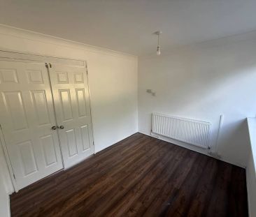 3 bedroom link detached house to rent - Photo 2