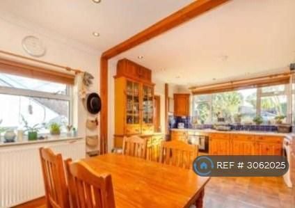 2 bedroom semi-detached house to rent - Photo 2
