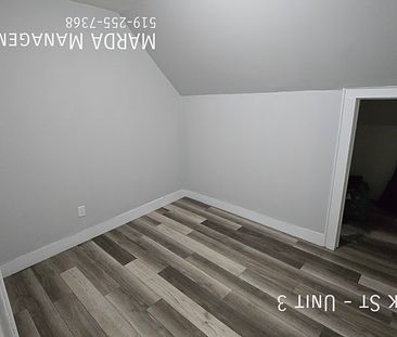 SPACIOUS 1BED + DEN/1BATH UPPTER UNIT IN CHATHAM! + HYDRO & 25% W/G - Photo 4