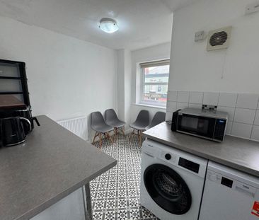 1 bedroom in a house share to rent - Photo 5