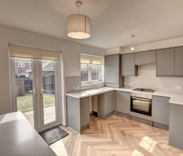 2 bedroom end of terrace house to rent - Photo 1