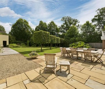 Beautiful six bedroom family home with landscaped gardens - Photo 4