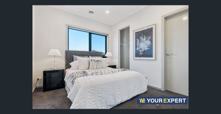 Spectacular Double-Storey Haven in the Coveted Lilium Estate - Photo 4