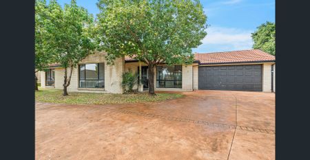 Sensational Family Home! - Photo 4