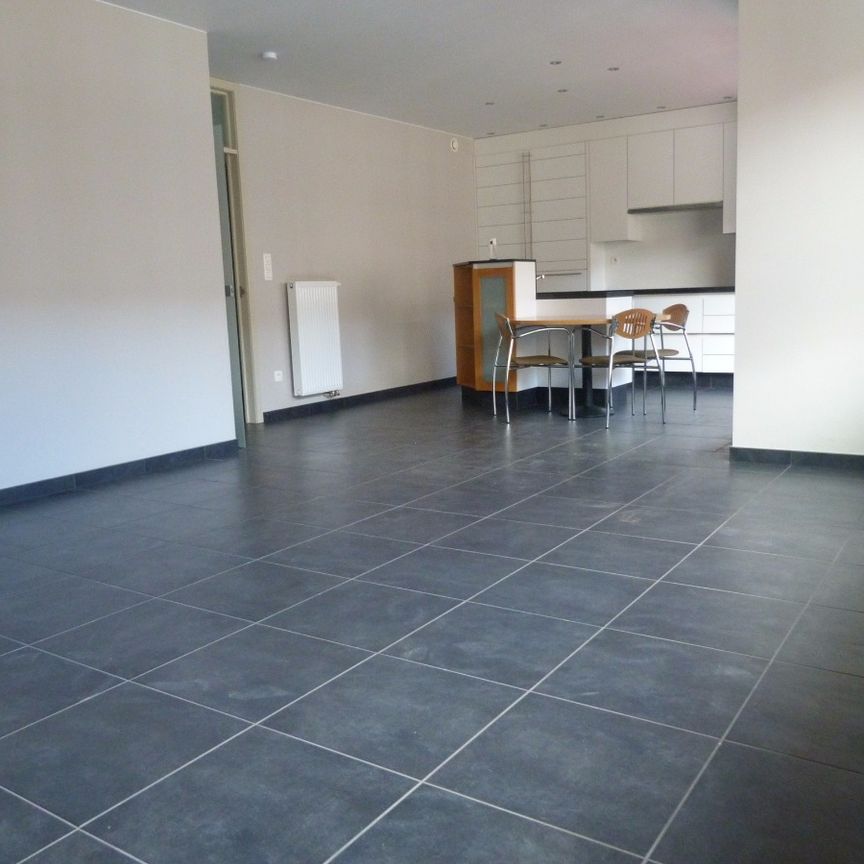 Goed onderhouden appartement met 2 slpk. in centrum Tielt - Photo 1