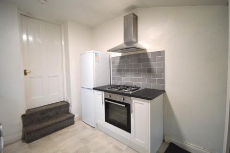 2 bedroom flat to rent - Photo 5