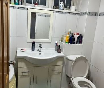 Room in a Shared House, Westmorland Close, E12 - Photo 6