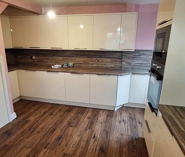 2 bedroom semi-detached house to rent - Photo 4