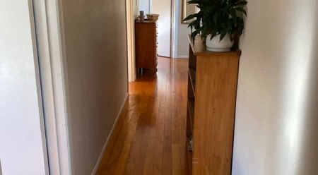 Perfect for families or professionals seeking a comfortable and stylish living space. - Photo 5