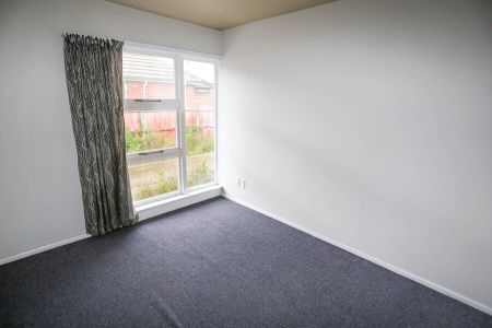 STUDENT ACCOMMODATION – THREE BEDROOM HOUSE + STUDY - Photo 2