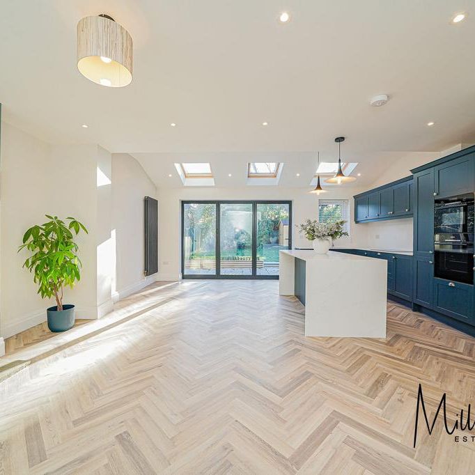 4 bedroom semi-detached house to rent - Photo 1