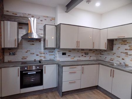 1 bedroom in a flat share to rent - Photo 4