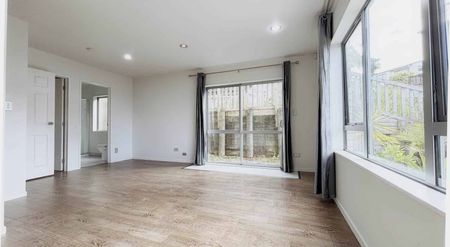 Large 6-Bedroom Home Perfect for Families – Pa... - Photo 2