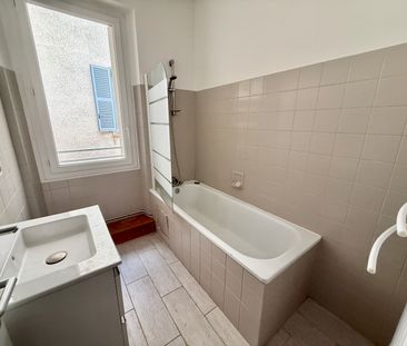 Location Appartement 3 pièces 84m² - Photo 4