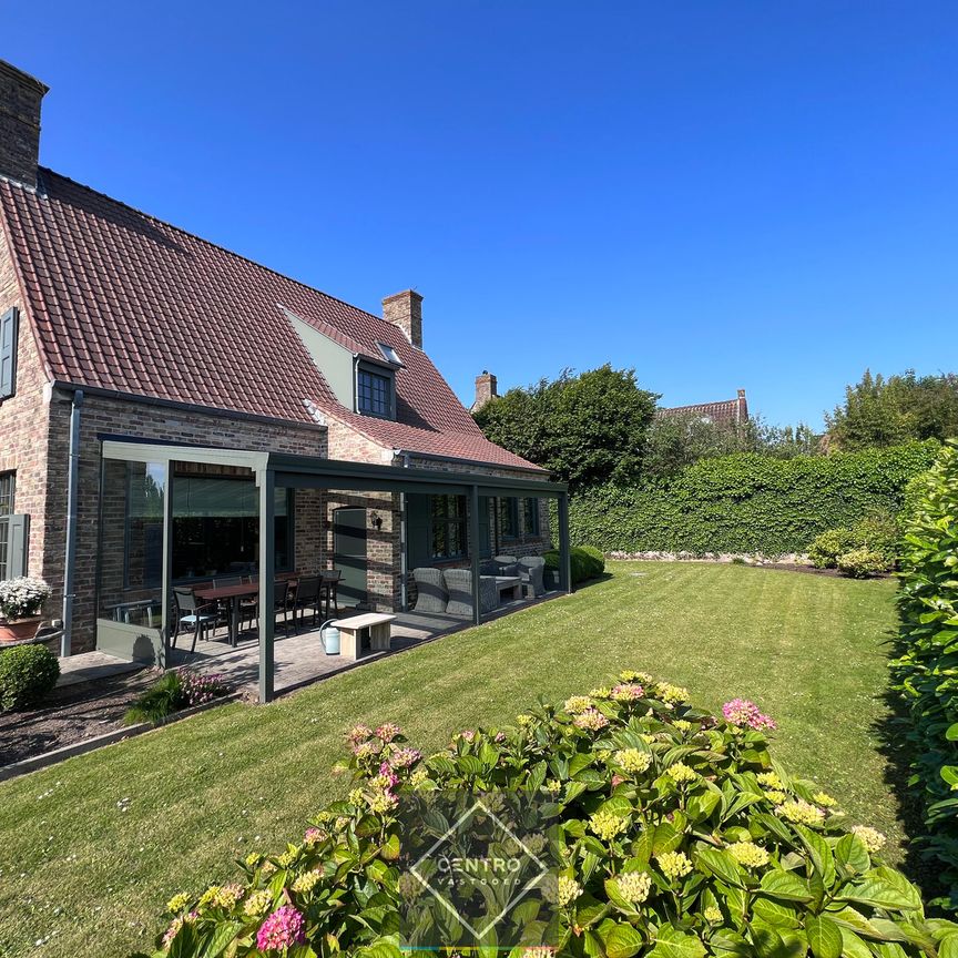 Leuke villa met 4 slpks, garage, ZUIdger. tuin en een prachtig UITZICHT! - Photo 1