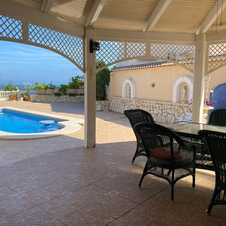 LONG TERM RENTAL Beautiful villa with sea views for rent in Benissa coast with 5 bedrooms. - Photo 1