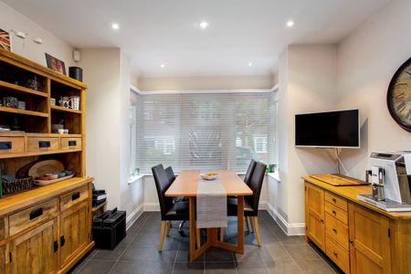 4 bedroom semi-detached house to rent - Photo 3