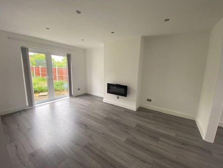 3 bedroom semi-detached house to rent - Photo 2