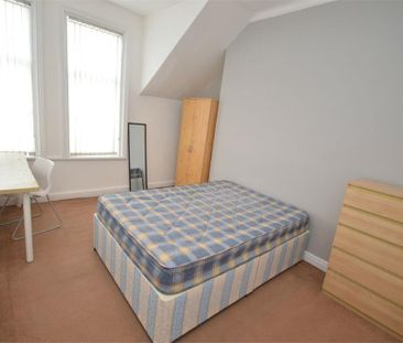 4 bedroom terraced house to rent - Photo 5