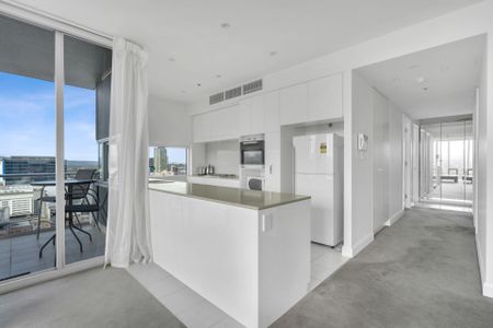 Fully Furnished Live the life of luxury! - Photo 4