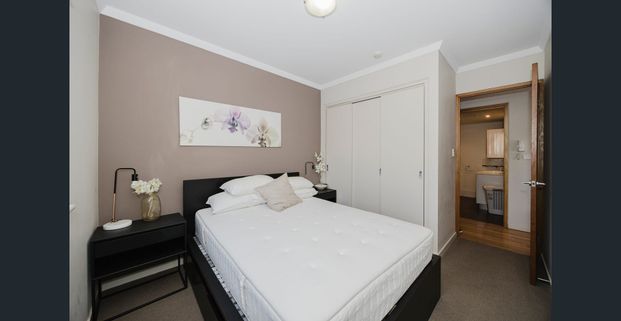 Fully Furnished West Perth 2x2 - 6-Month Lease Only - Boutique Complex - Photo 1