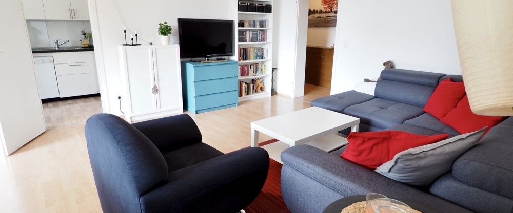 Hochheim, schicke Zweizimmerwohnung mit Balkon und Einbauküche - Foto 1