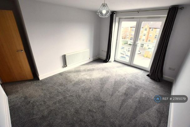 2 bedroom flat to rent - Photo 1