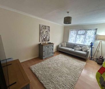 Bedroom Apartment - Private Parking - North Luton, LU4 - Photo 4