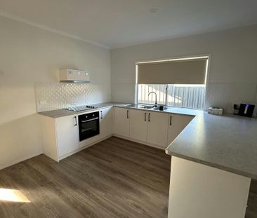 Tidy 2 Bedroom House in Oxley Vale - Photo 5