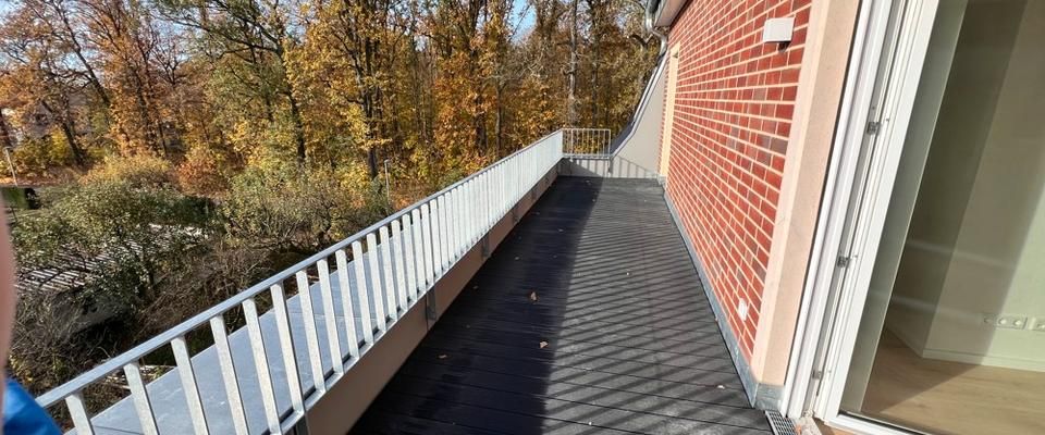 DG Wohnung (Penthouse) mit eigenem Aufzug bis in die Wohnung, 110 m² nahe Flughafen (BER) und Tesla! - Foto 1