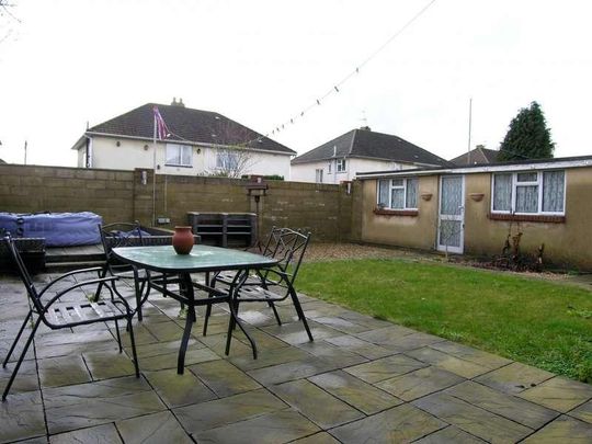 Bedroom Detached House In Wallisdown, BH12 - Photo 1