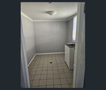 LARGE FAMILY HOME- WALK TO TOWN - Photo 4