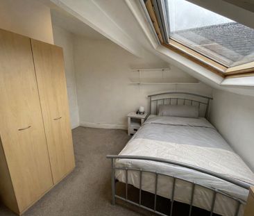 4 bedroom terraced house to rent - Photo 3