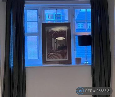 3 bedroom flat to rent - Photo 3