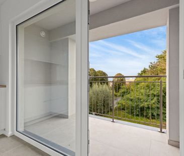 Volledig gerenoveerd appartement met dubbele garage in Ronse - Photo 3