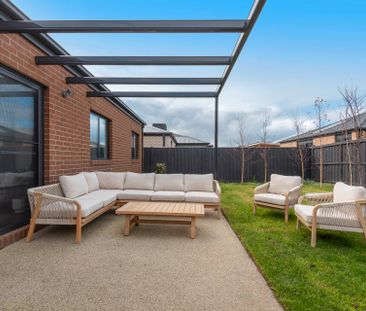 Bright and Charming 3-Bedroom Home Perfect for Comfortable Living - Photo 6