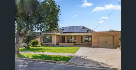 Spacious and Rustic Four Bedroom House - Photo 3