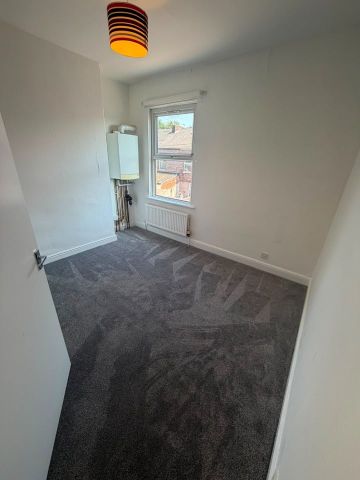 2 Bed Terraced House, Belmont St, M5 - Photo 2