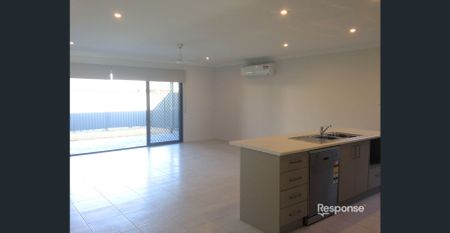 Spacious Family Home - Photo 4