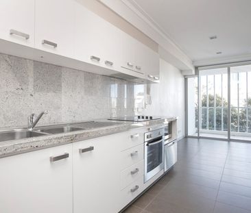 504/3-5 Gibbs Street, Southport, Qld 4215 - Photo 1