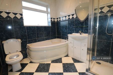 5 bedroom semi-detached house to rent - Photo 5