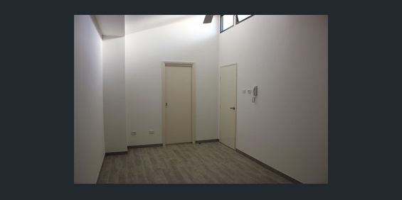 STUDIO ROOM WITH SHARED KITCHEN & LAUNDRY - Electricity and water included! - Photo 3