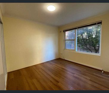 Well-Presented Two Bedroom Apartment in Convenient Penshurst Location - Photo 5