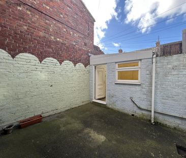 2 bedroom Flat to rent in Sandringham Road, South Gosforth, Newcast... - Photo 3