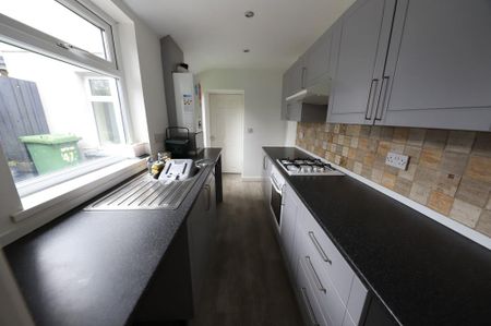 3 bedroom terraced house to rent - Photo 5