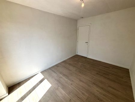 Nieuwbouw gelijkvloers appartement met 2 slaapkamers en 2 autostaanplaatsen - Photo 4