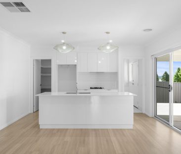 9 Valencia Dr, Gobbagombalin NSW 2650 - Photo 4