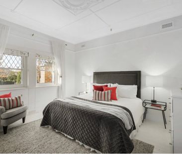 Hawthorn East - Photo 1