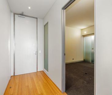 Executive unfurnished 2-Bedroom Apartment with Spectacular Swan River Views – Condor Tower - Photo 5